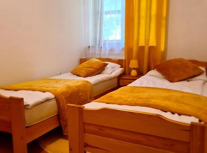 Szklarski Dworek Hotel *