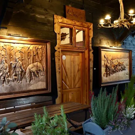 Szklarski Dworek * 斯克拉斯卡波伦巴