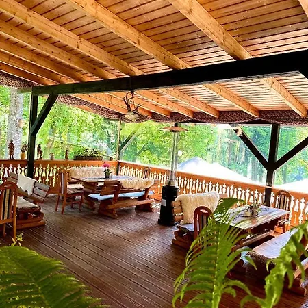 Szklarski Dworek Guest house