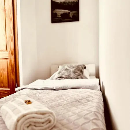 Szklarski Dworek 斯克拉斯卡波伦巴